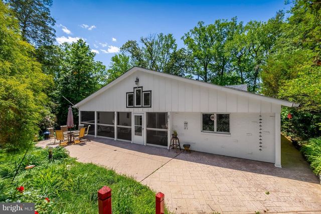46 LAKE DR, Woodbury, NJ 08096