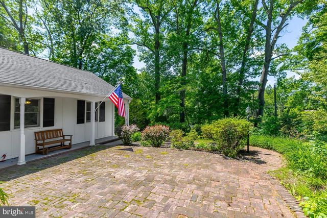 46 LAKE DR, Woodbury, NJ 08096