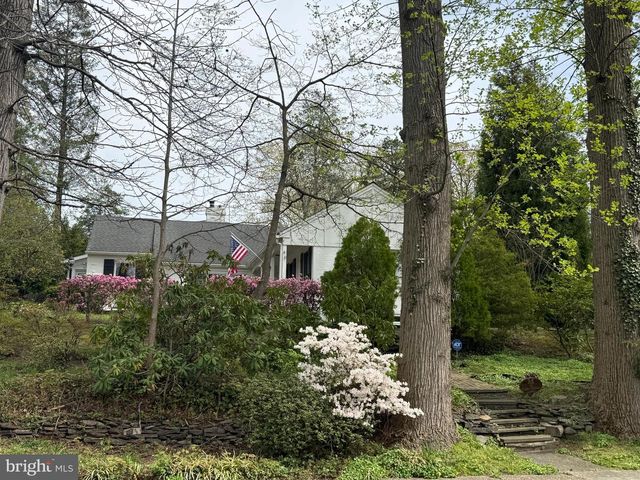 46 LAKE DR, Woodbury, NJ 08096