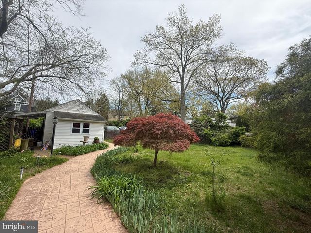 46 LAKE DR, Woodbury, NJ 08096