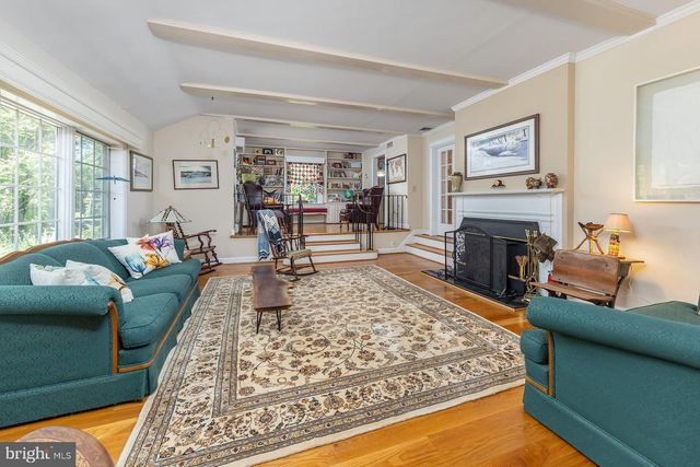 46 LAKE DR, Woodbury, NJ 08096