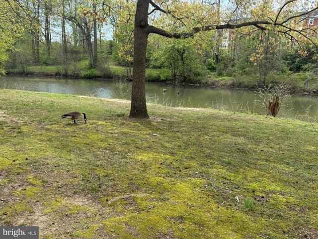 46 LAKE DR, Woodbury, NJ 08096