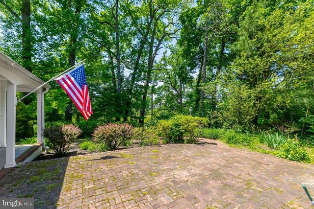 46 LAKE DR, Woodbury, NJ 08096