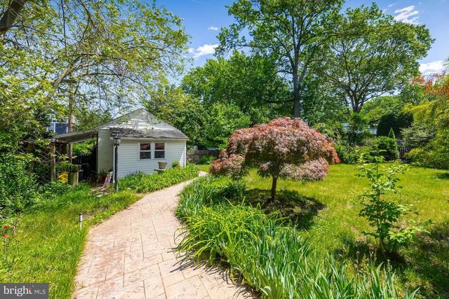 46 LAKE DR, Woodbury, NJ 08096