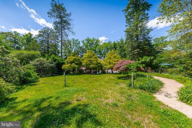46 LAKE DR, Woodbury, NJ 08096
