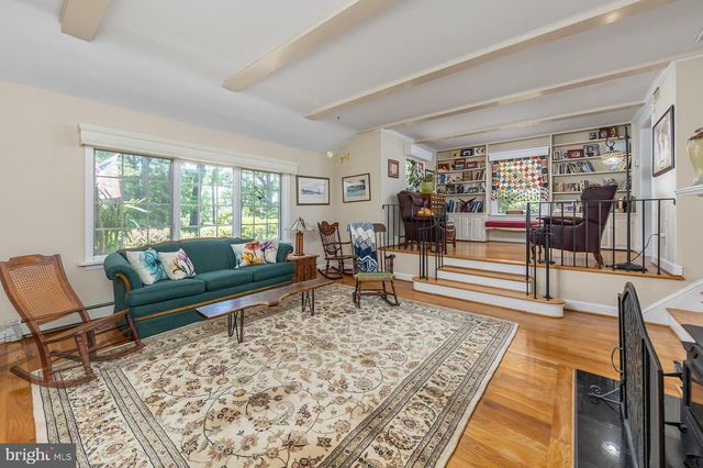 46 LAKE DR, Woodbury, NJ 08096