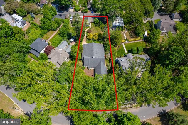 46 LAKE DR, Woodbury, NJ 08096