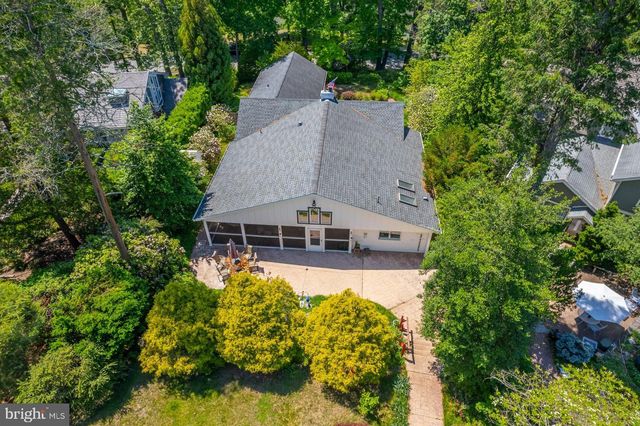 46 LAKE DR, Woodbury, NJ 08096
