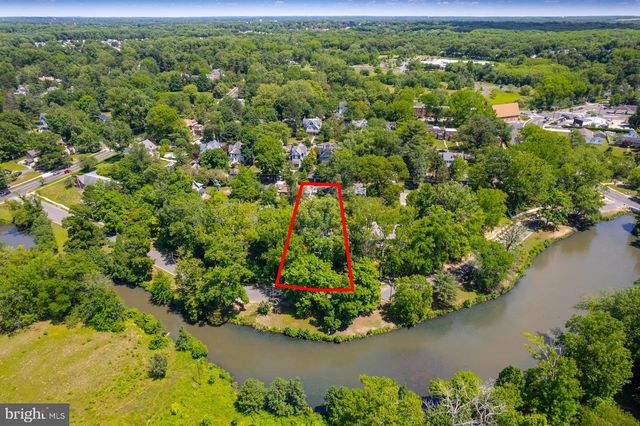 46 LAKE DR, Woodbury, NJ 08096