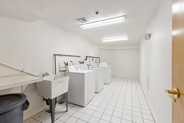 717 Washington St E, Canton, MA 02021