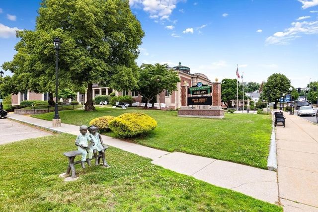 717 Washington St E, Canton, MA 02021