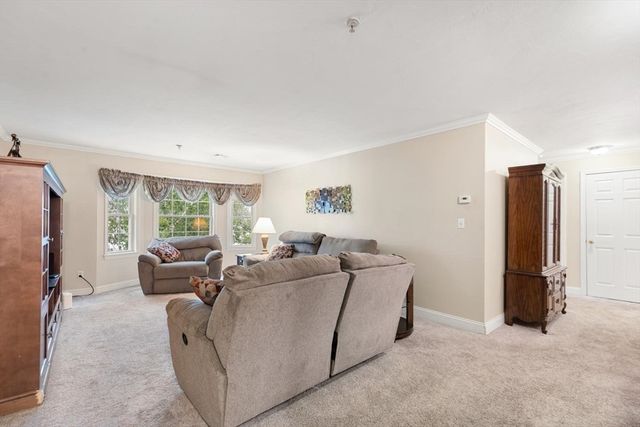 717 Washington St E, Canton, MA 02021