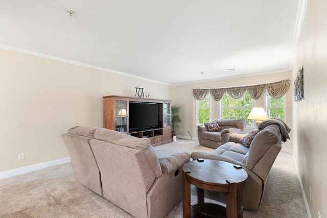 717 Washington St E, Canton, MA 02021