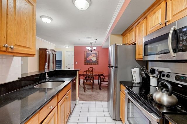 717 Washington St E, Canton, MA 02021