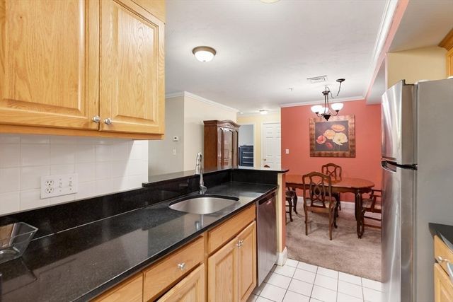717 Washington St E, Canton, MA 02021