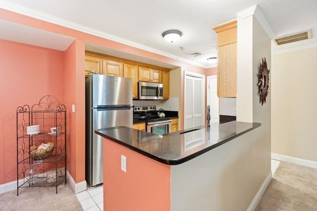 717 Washington St E, Canton, MA 02021