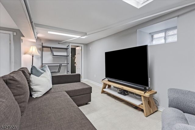 19 Willowmere Ave, Montclair Twp., NJ 07042