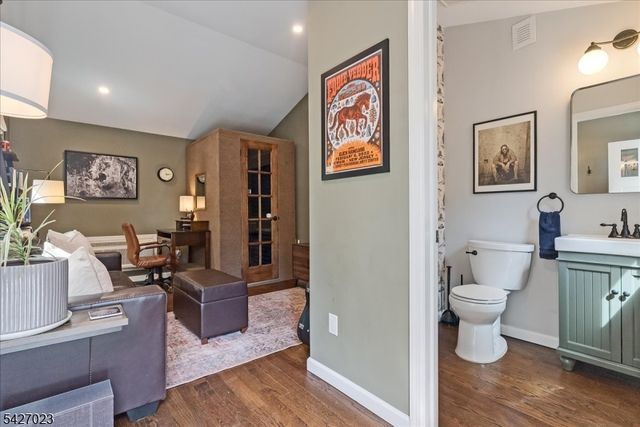 19 Willowmere Ave, Montclair Twp., NJ 07042