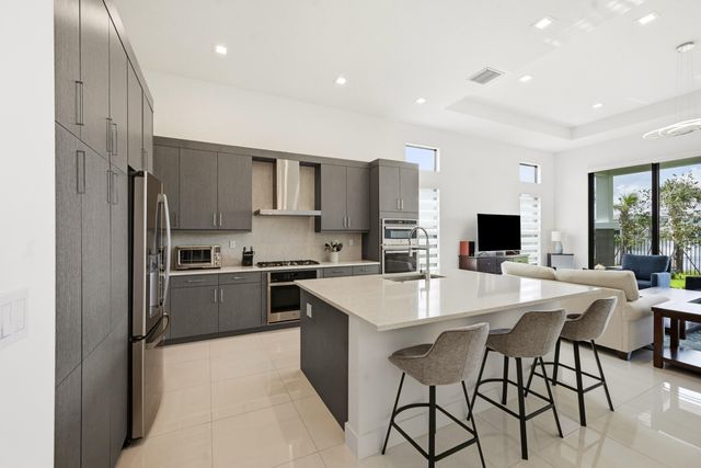 13128 Feathering Way, Palm Beach Gardens, FL 33412