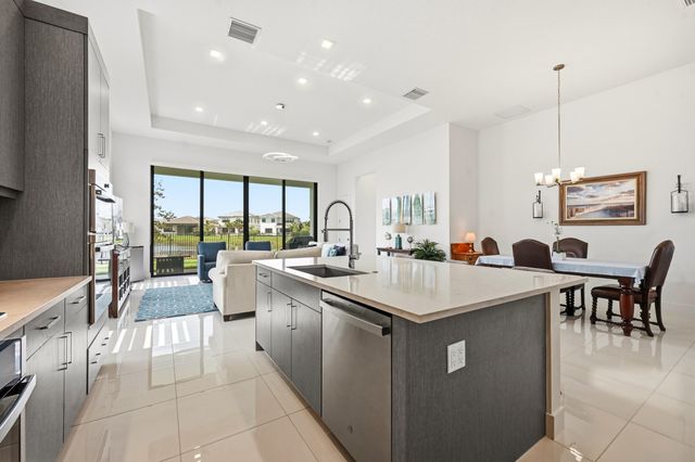 13128 Feathering Way, Palm Beach Gardens, FL 33412