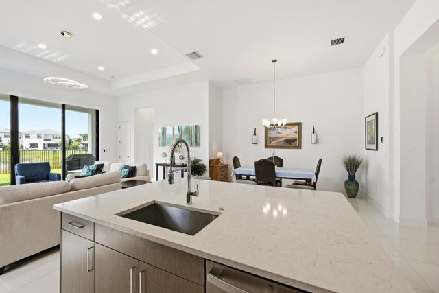 13128 Feathering Way, Palm Beach Gardens, FL 33412