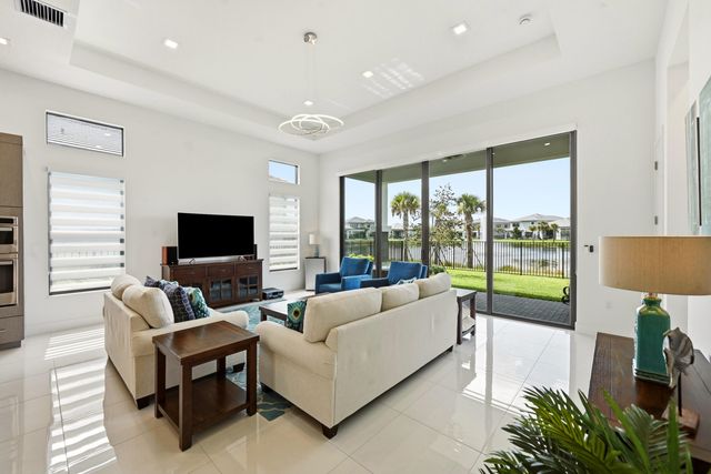 13128 Feathering Way, Palm Beach Gardens, FL 33412