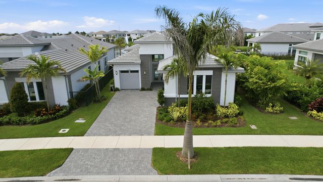 13128 Feathering Way, Palm Beach Gardens, FL 33412