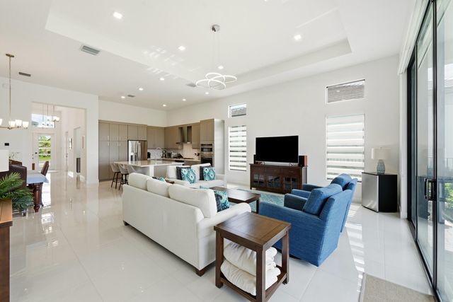 13128 Feathering Way, Palm Beach Gardens, FL 33412
