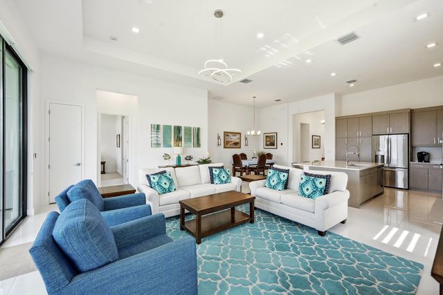 13128 Feathering Way, Palm Beach Gardens, FL 33412
