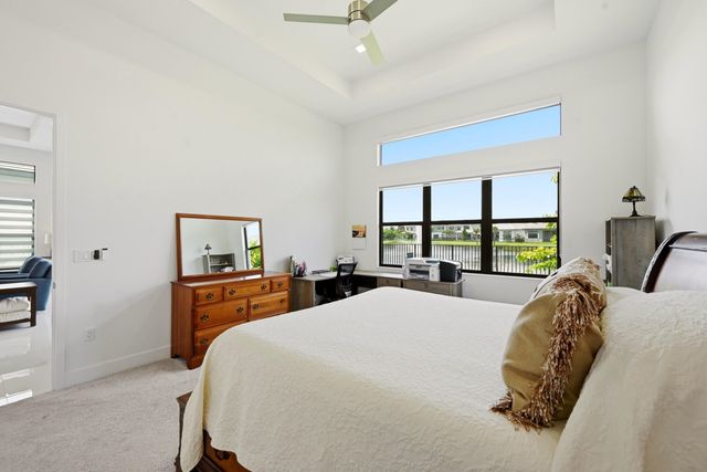 13128 Feathering Way, Palm Beach Gardens, FL 33412