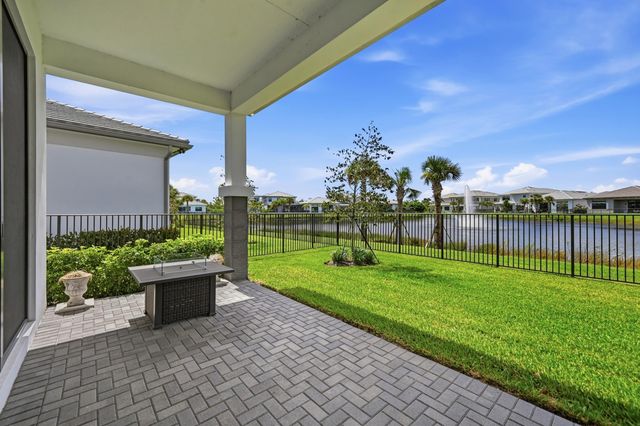 13128 Feathering Way, Palm Beach Gardens, FL 33412