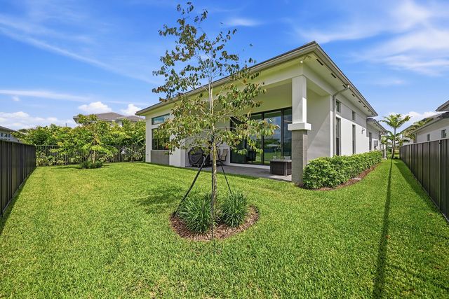 13128 Feathering Way, Palm Beach Gardens, FL 33412