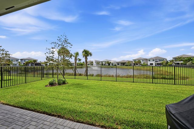 13128 Feathering Way, Palm Beach Gardens, FL 33412