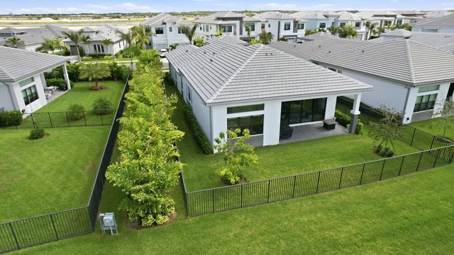 13128 Feathering Way, Palm Beach Gardens, FL 33412