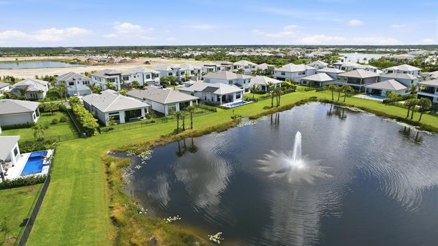 13128 Feathering Way, Palm Beach Gardens, FL 33412