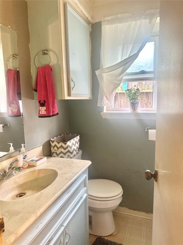 705 Phyllis Court, Conroe, TX 77303