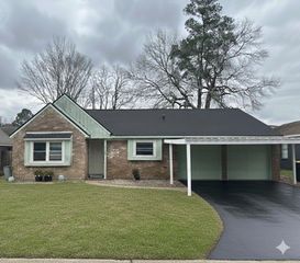 705 Phyllis Court, Conroe, TX 77303