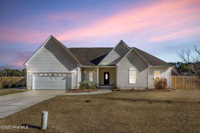 213 Lakeside Drive, Sneads Ferry, NC 28460