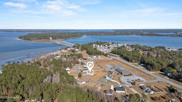 213 Lakeside Drive, Sneads Ferry, NC 28460