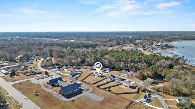 213 Lakeside Drive, Sneads Ferry, NC 28460