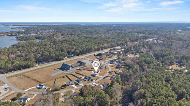 213 Lakeside Drive, Sneads Ferry, NC 28460