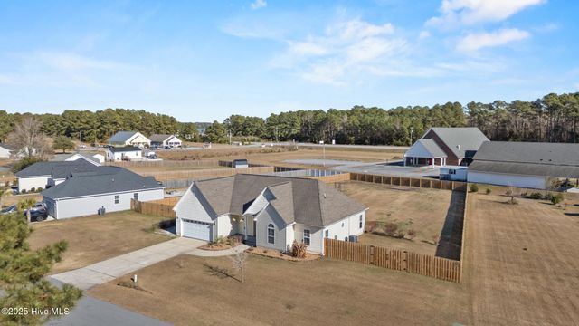 213 Lakeside Drive, Sneads Ferry, NC 28460