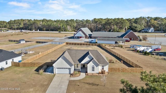 213 Lakeside Drive, Sneads Ferry, NC 28460