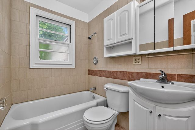 6406 SW 16th Street, Des Moines, IA 50315