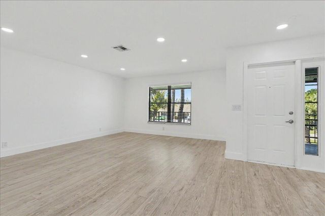 201 SW 1st Street 9, Boca Raton, FL 33432