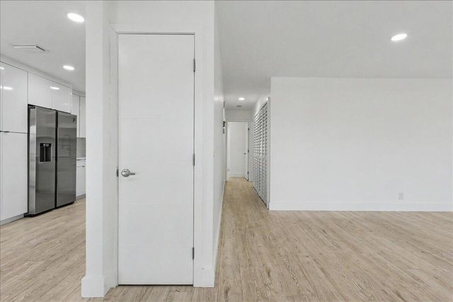 201 SW 1st Street 9, Boca Raton, FL 33432