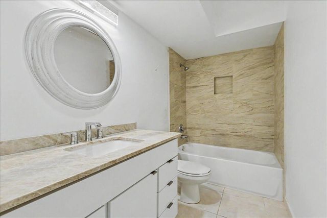 201 SW 1st Street 9, Boca Raton, FL 33432