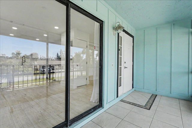 201 SW 1st Street 9, Boca Raton, FL 33432