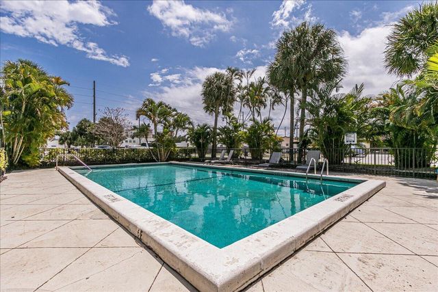 201 SW 1st Street 9, Boca Raton, FL 33432