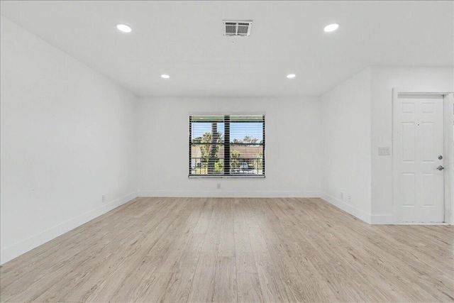 201 SW 1st Street 9, Boca Raton, FL 33432